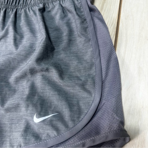 Nike Womens Dry Running Tempo‎ Athletic Shorts DB4487 067 Gray Size Small New - Picture 2 of 9